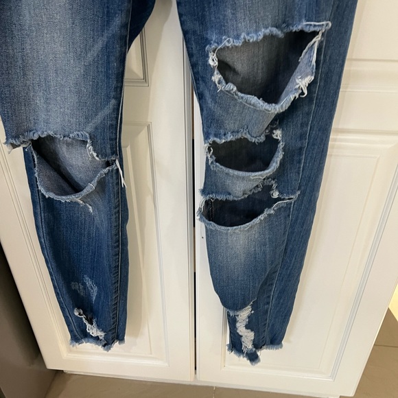 KanCan distressed woman’s Jeans size 11 - Picture 3 of 7